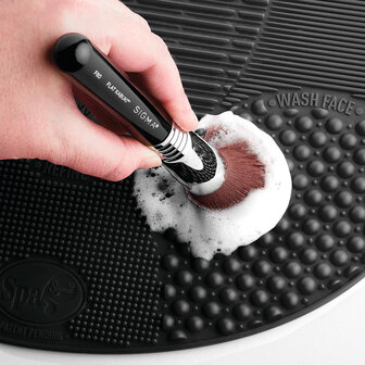 SIGMA SPA&reg; EXPRESS BRUSH CLEANING MAT